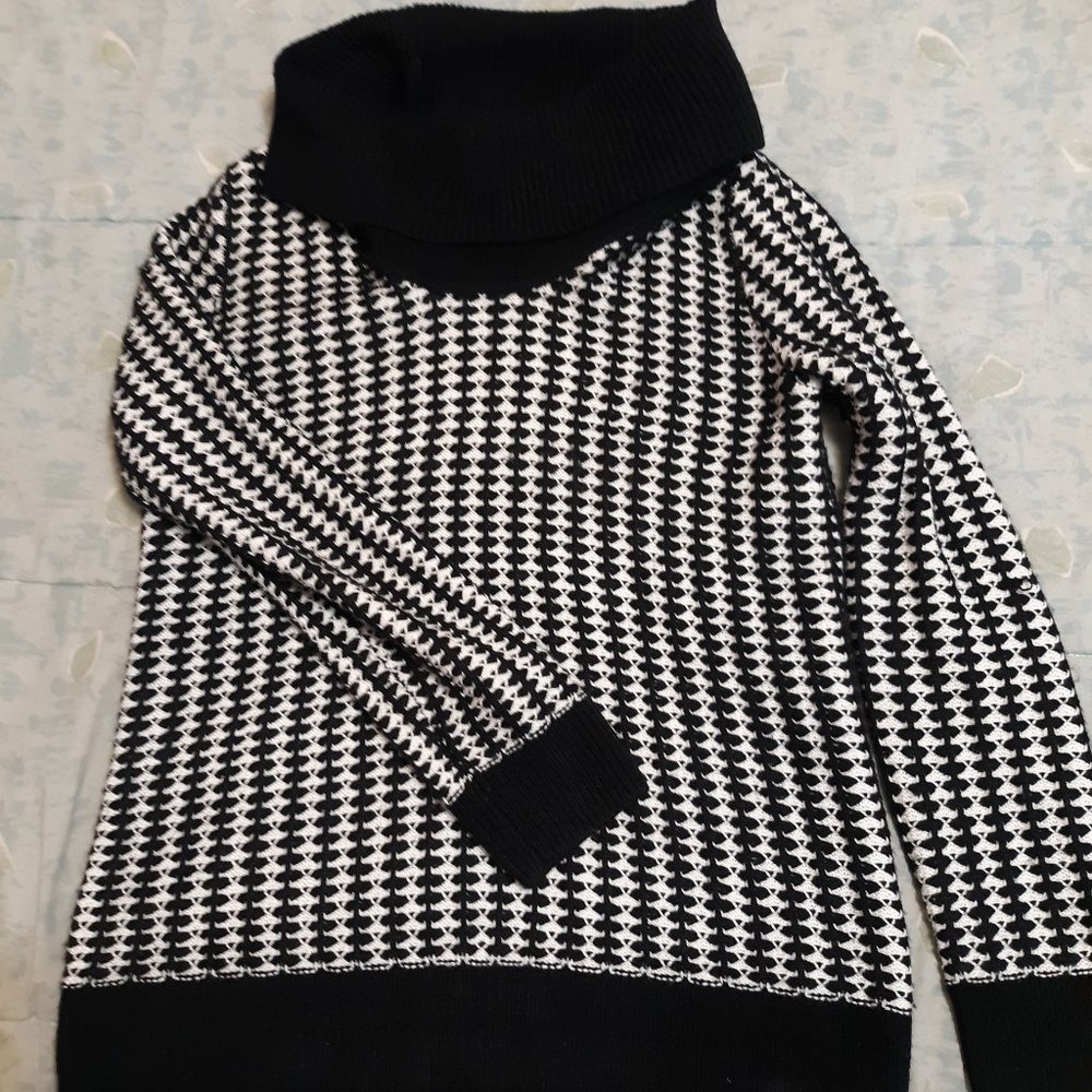 Black and White Calvin Klein Cowl Neck Sweater Size Small